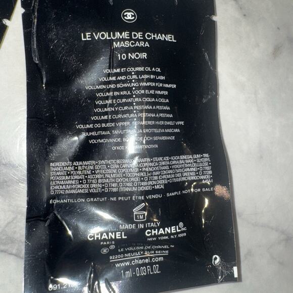 4 New Sealed Le Volume De CHANEL Mascara #10 NOIR Black .03 oz Sample Revolution - Picture 2 of 4